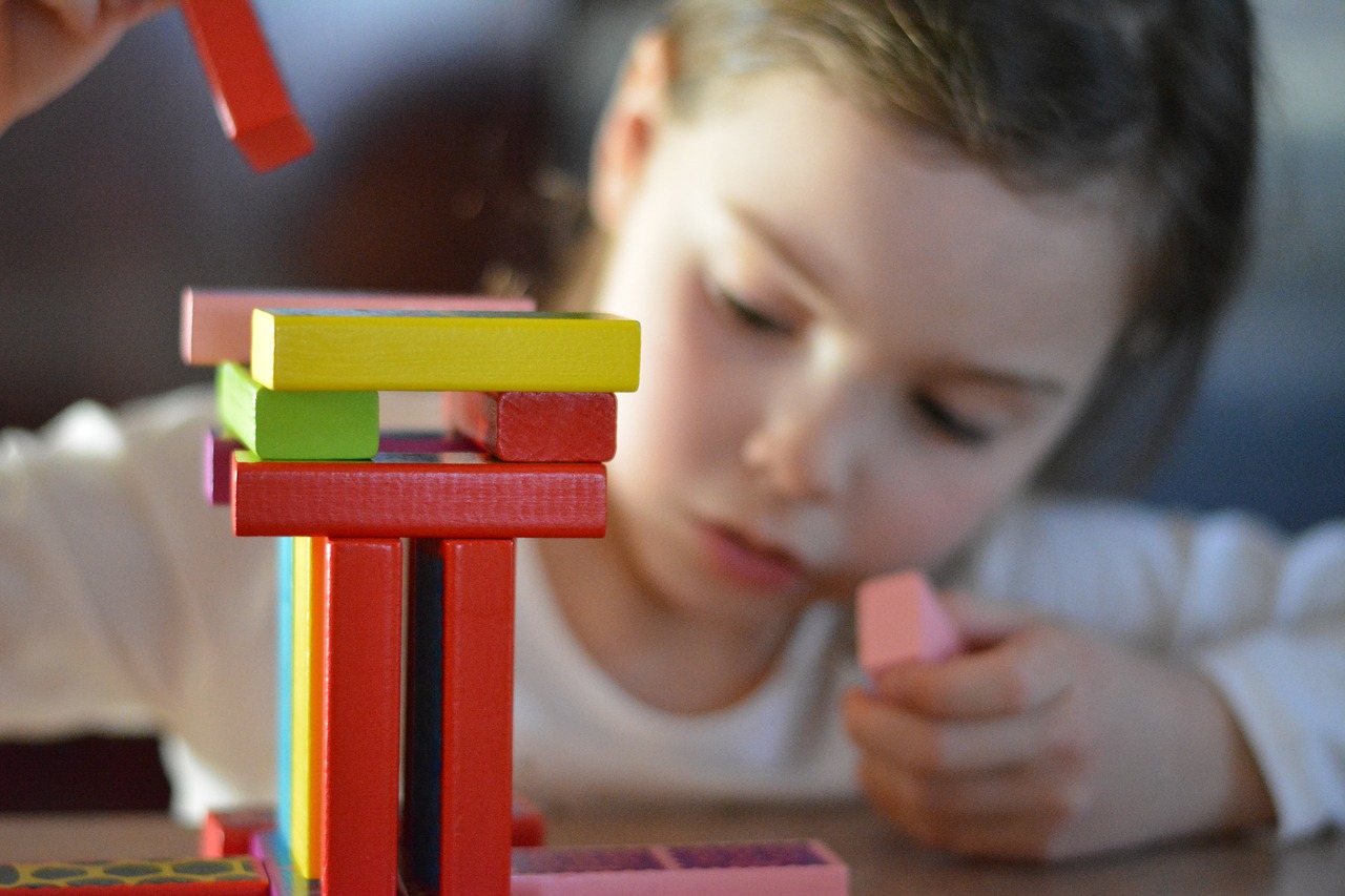 Różnorodność gier i zabawek – gry edukacyjne dla dzieci. Zabawki edukacyjne dla dzieci